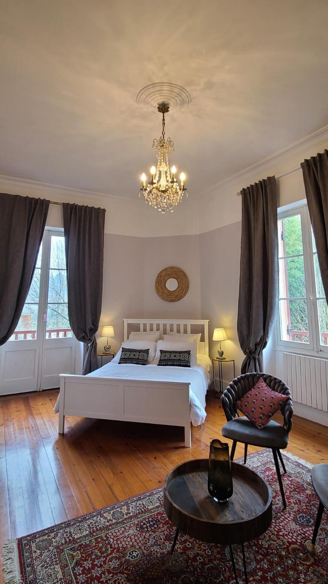Bed and Breakfast Le Manoir Du Moulin De Madame Villeneuve-sur-Lot Habitación foto